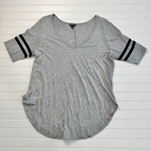 Torrid Grey V-Neck Elbow Sleeve Tee Size 0/Large C45